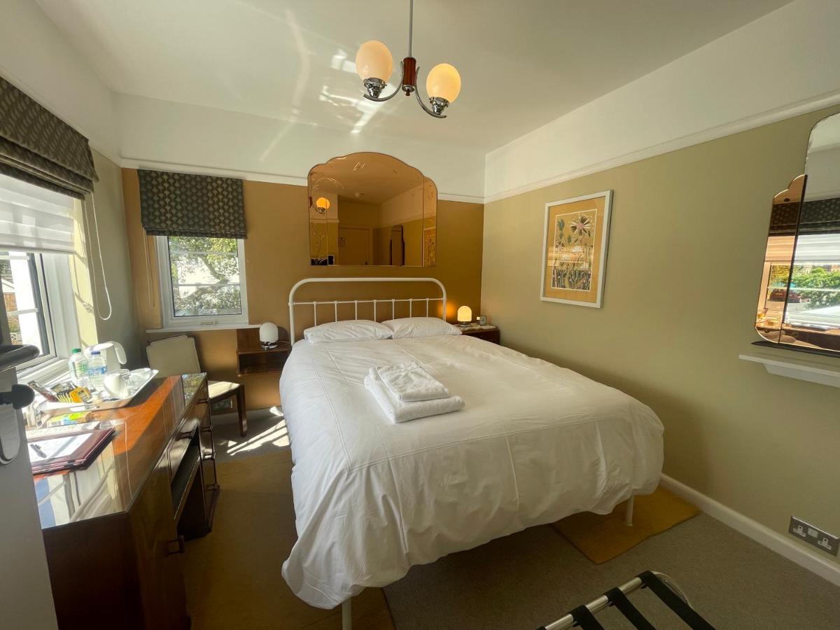 Milvil Bed & Breakfast Gosport Exterior photo